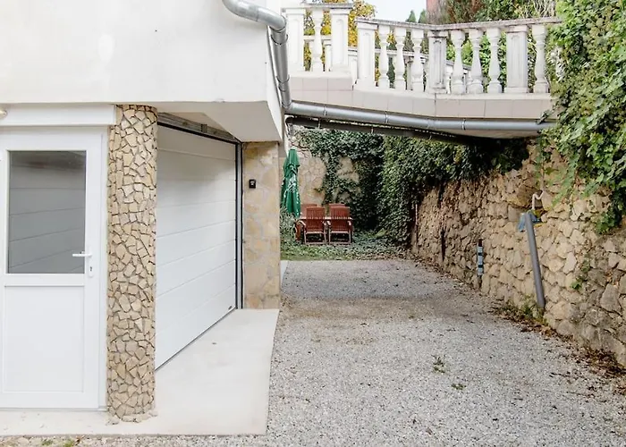 דירה Lovely Flat With Large Terrace